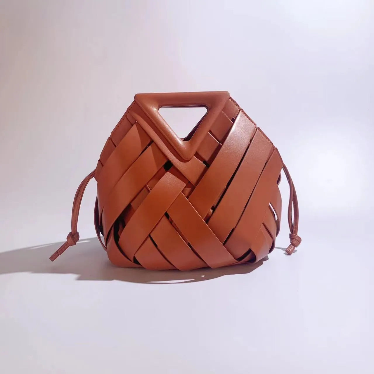 Bolsa Feminina Trançada com Fecho Magnético – Crossbody & Shoulder