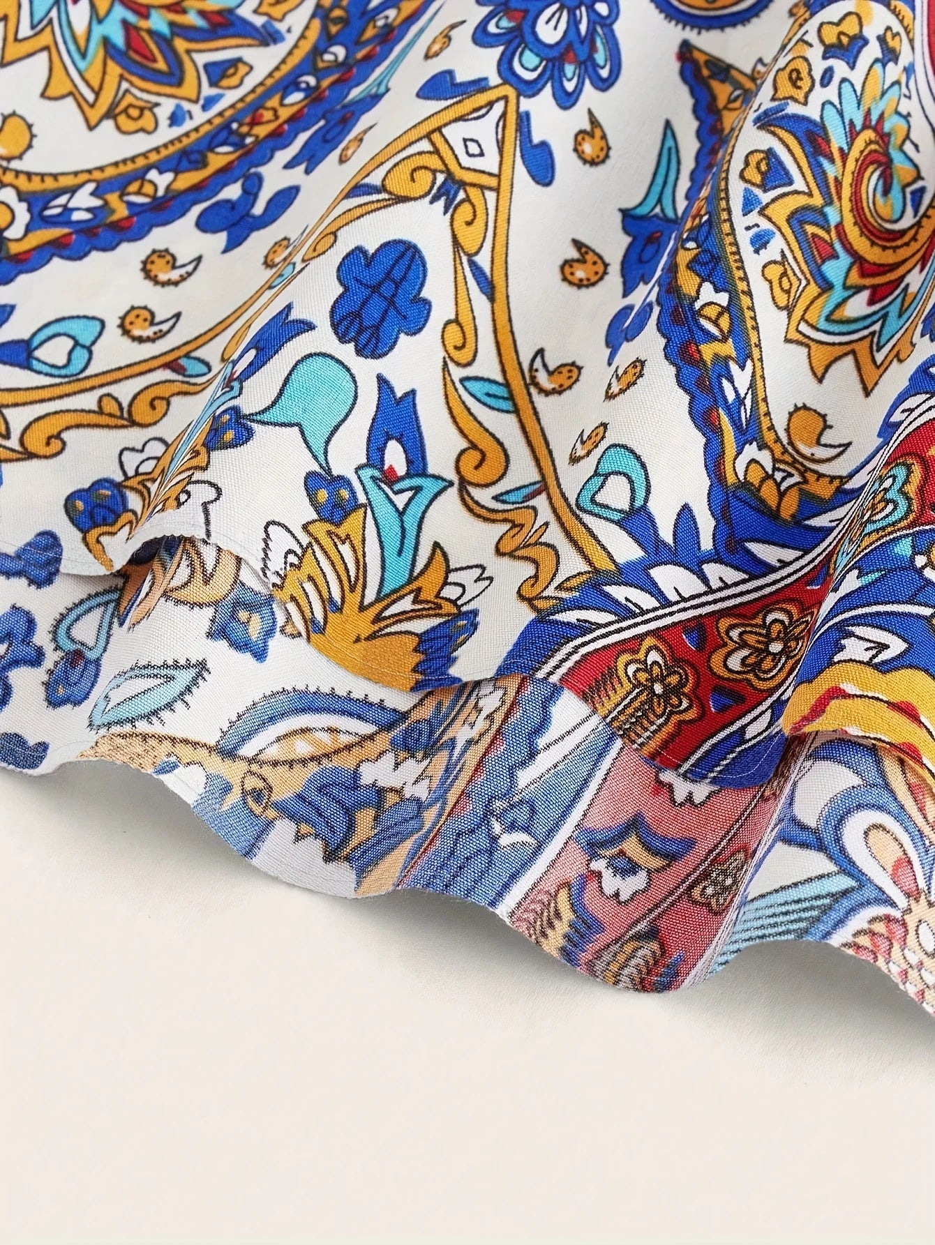 Vestido Longo Estampado com Alças e Cintura Ajustada