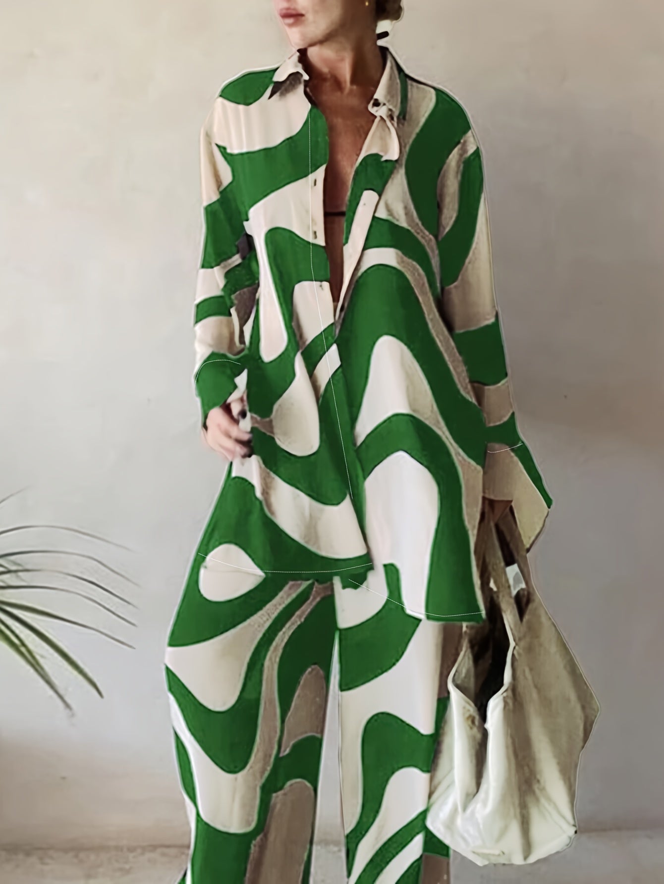 Conjunto Plus Size Feminino Listrado Abstrato – Camisa Botões Manga Longa + Calça Pantalona Cintura Alta