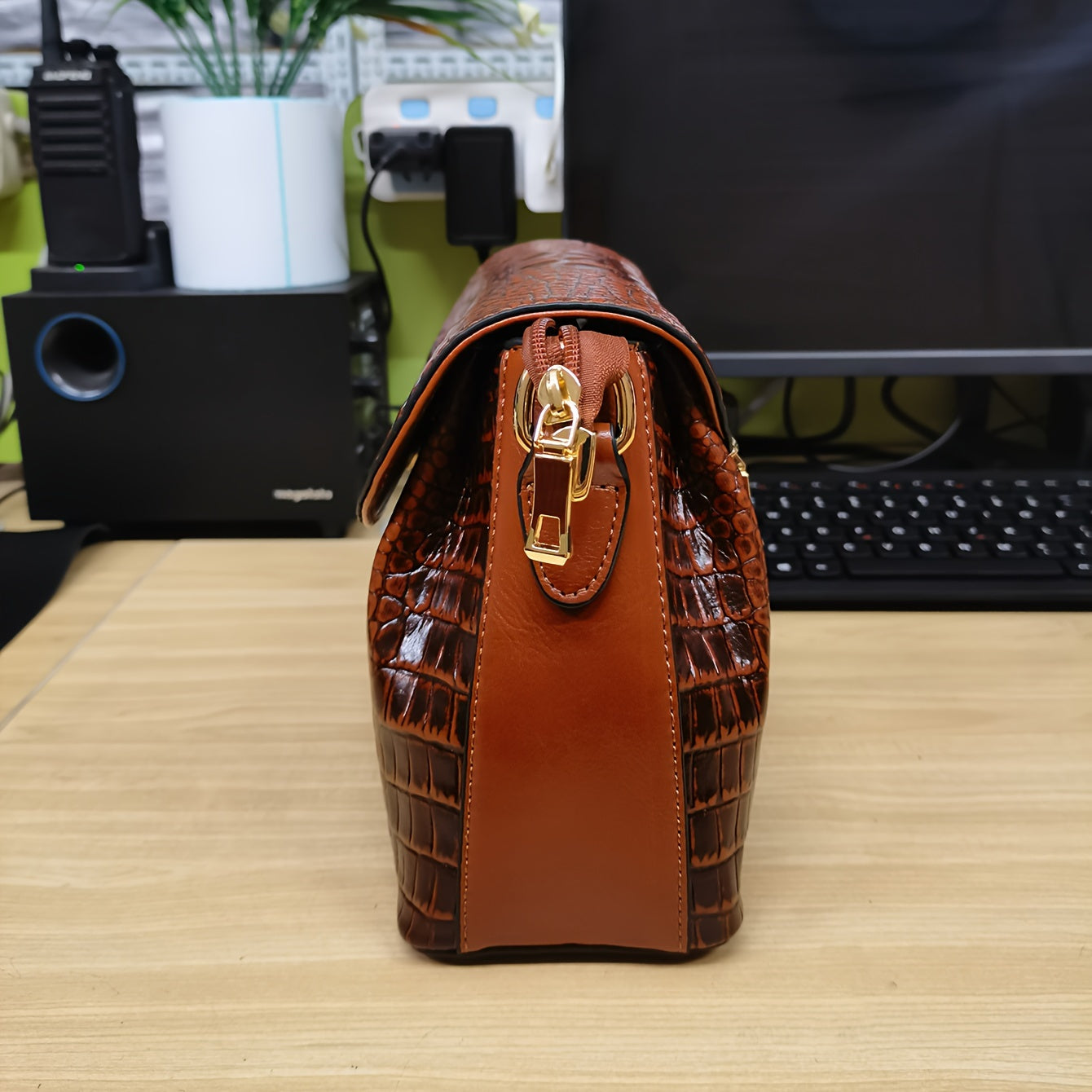 Bolsa Feminina Padrão Crocodilo – Ombro ou Transversal Vintage com Fecho Aba