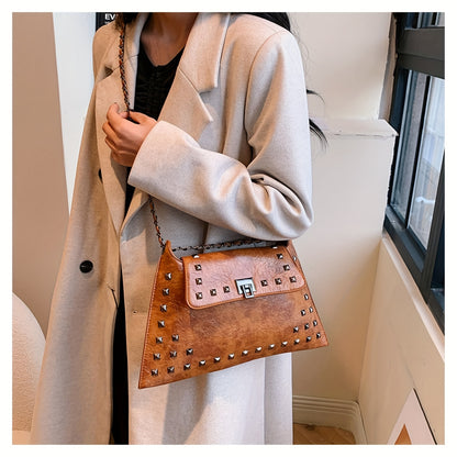 Clutch Envelope Feminina de Tacha – Transversal com Corrente & Alça Ombro