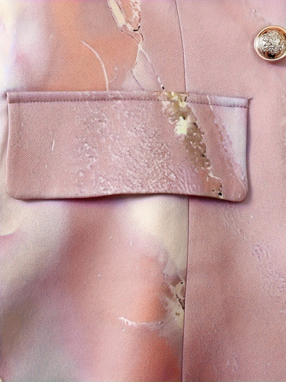 Blazer Feminino Plus Size Estampa Marmorizada – Gola Lapela, Botões Duplos, Manga Longa