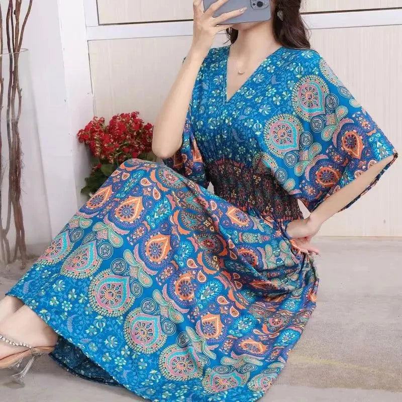 Vestido Midi Vintage com Estampa Retro e Decote V