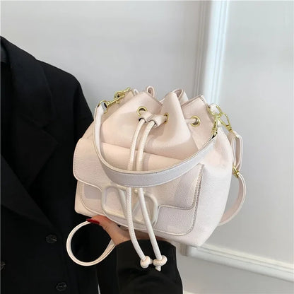 ‌Bolsa Bucket Elegance – Estilo Casual com Toque Sofisticado