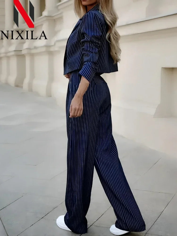 Conjunto Listrado Office Chic – Blazer & Calça Wide Leg