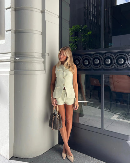 Conjunto Vest & Shorts – Estilo Moderno com Toque Urbano