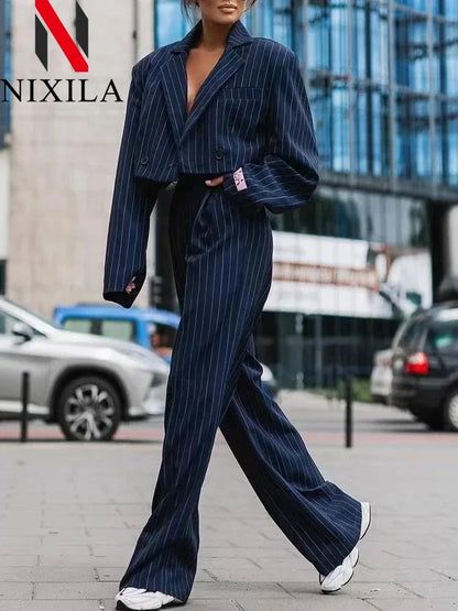 Conjunto Listrado Office Chic – Blazer & Calça Wide Leg