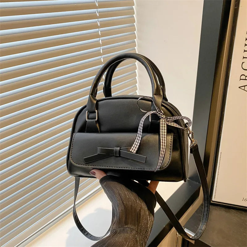 Bolsa Boston Laço Minimalista Versátil