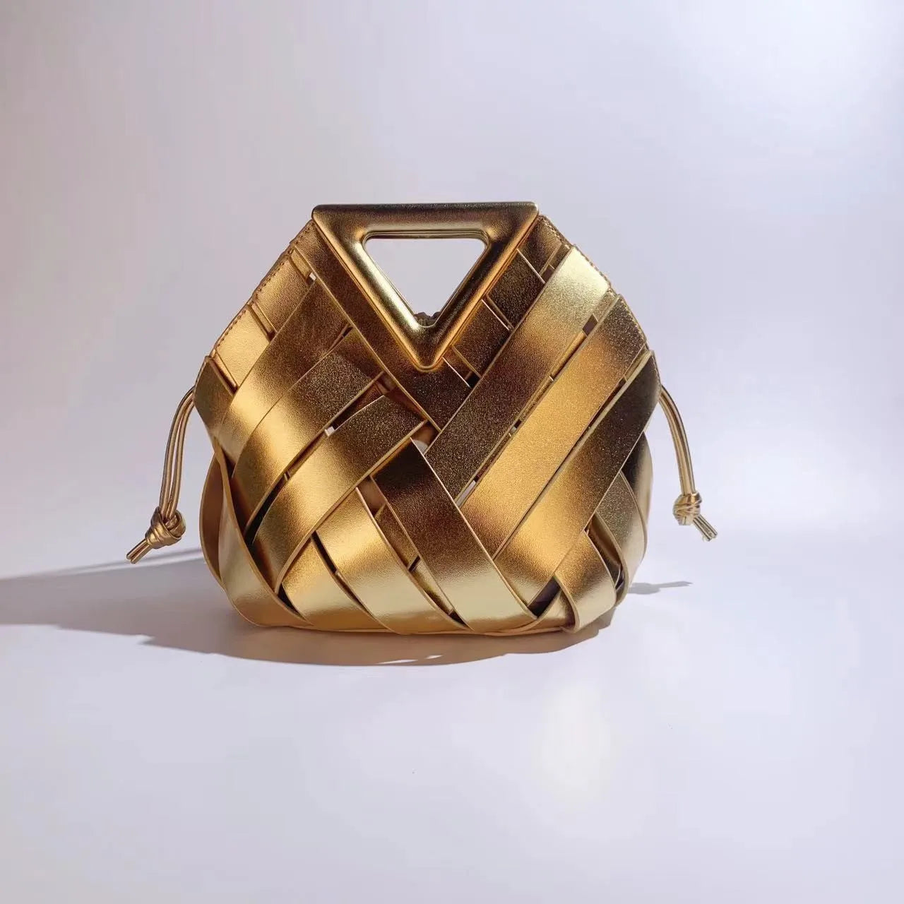 Bolsa Feminina Trançada com Fecho Magnético – Crossbody & Shoulder