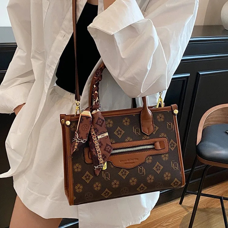 Women's Tote Bag 2025 – Minimalist &amp; Versatile