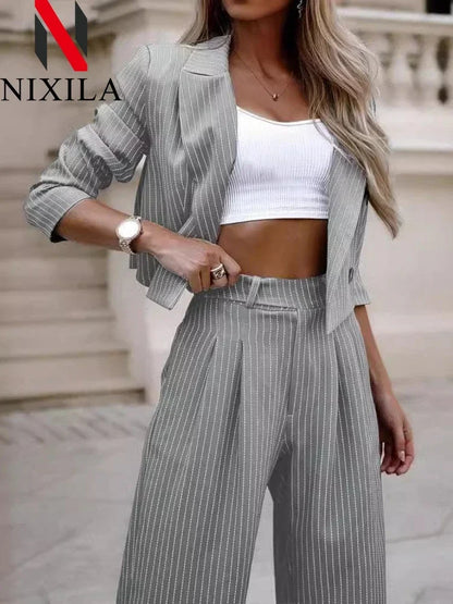 Conjunto Listrado Office Chic – Blazer & Calça Wide Leg
