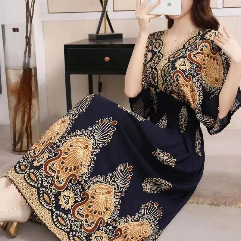Vestido Midi Vintage com Estampa Retro e Decote V