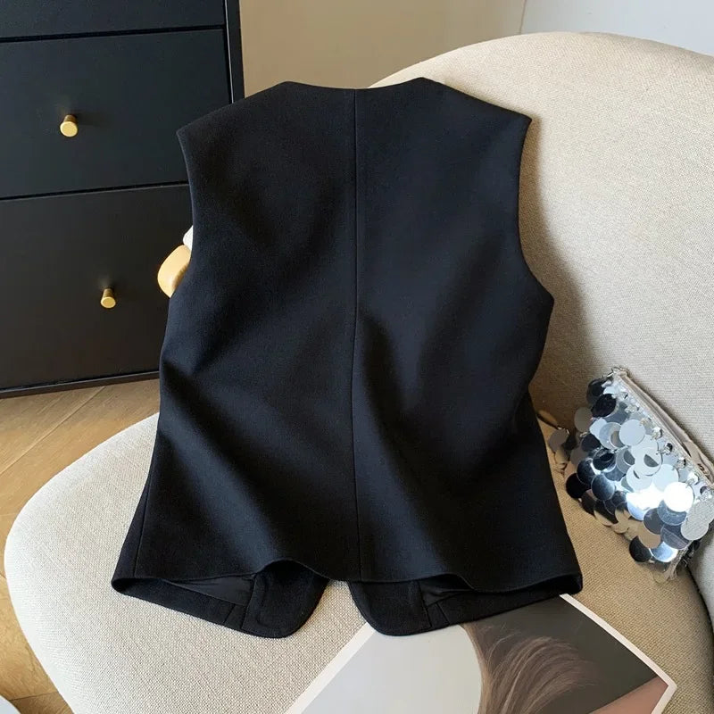 Colete Luxury Chic – Elegância & Detalhe