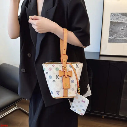 Conjunto Feminino Bucket Bag 2025 Estampada – Tote & Transversal Versátil para Dia e Noite