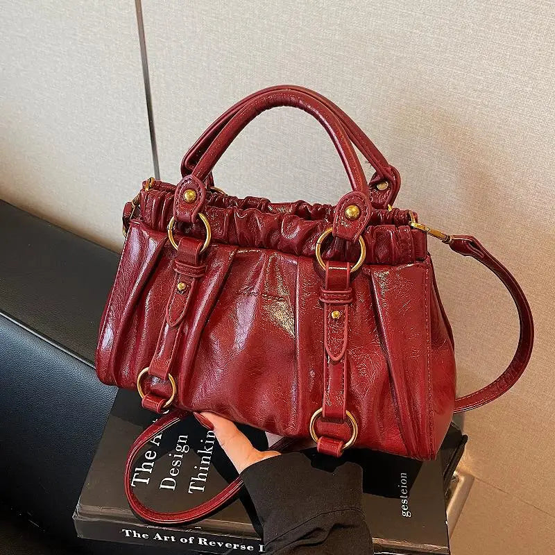 Bolsa Hobo Pleated Luxe – Sofisticação e Versatilidade com Estilo