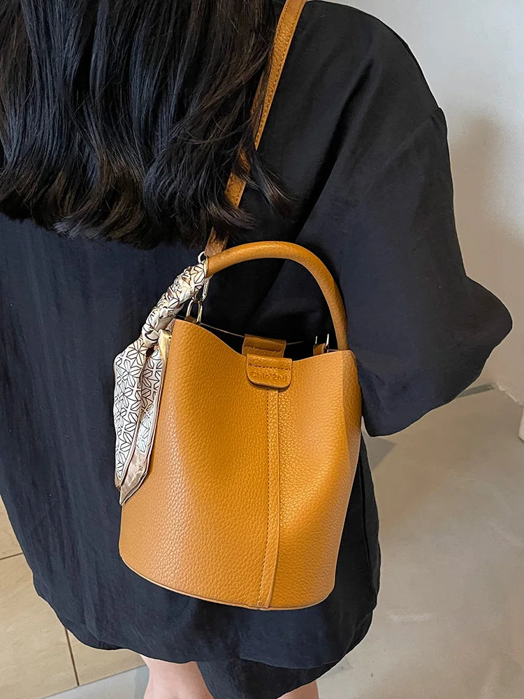 Bolsa Bucket Retro Soft Leather