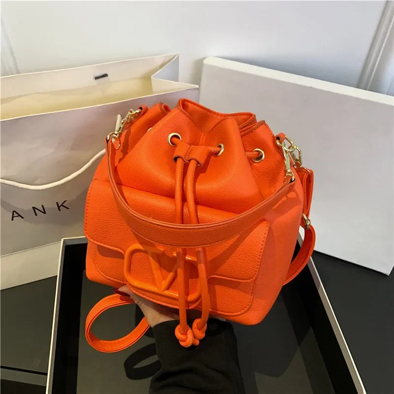 ‌Bolsa Bucket Elegance – Estilo Casual com Toque Sofisticado