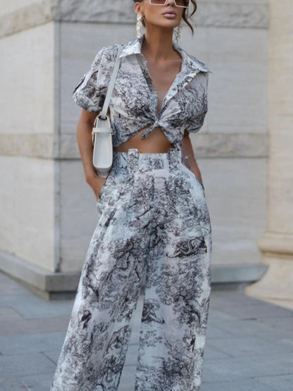 Conjunto Feminino Vintage 2025 – Camisa Polo Manga Curta + Calça Wide-Leg Estampada