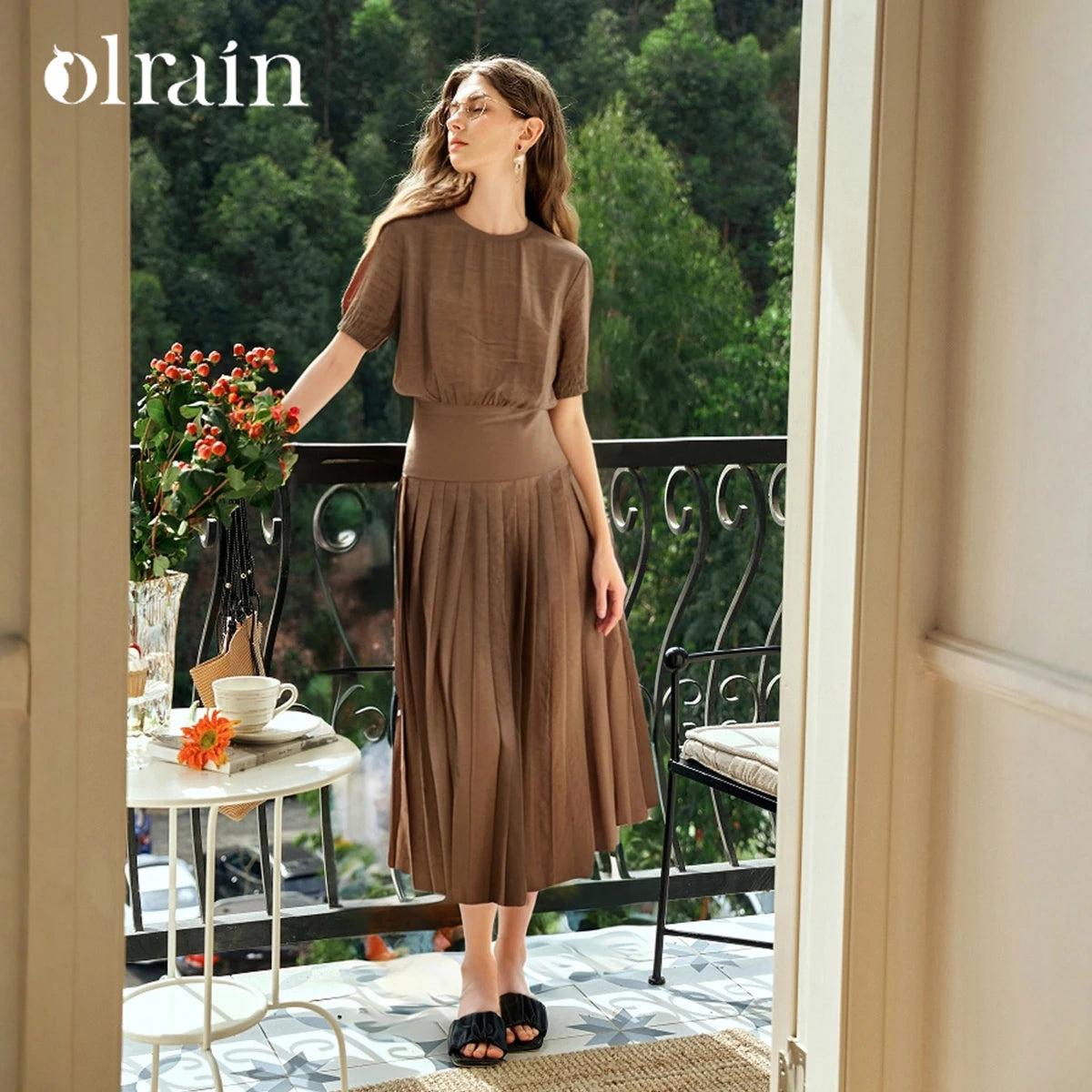 Conjunto French Coffee – Top Elegante & Saia Plissada