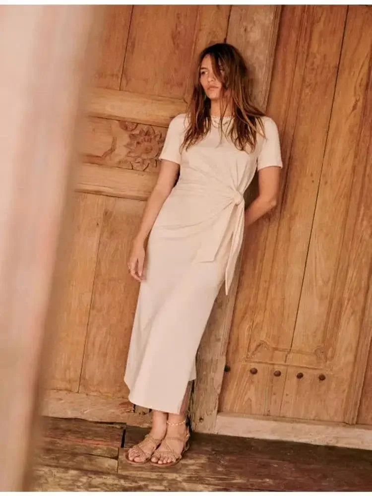 Vestido Midi Elegante – Amarração na Cintura & Fenda