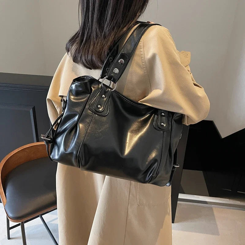 Bolsa Feminina Grande Capacidade 2025 – Tote / Transversal PU com Rebites & Fivela Detalhe