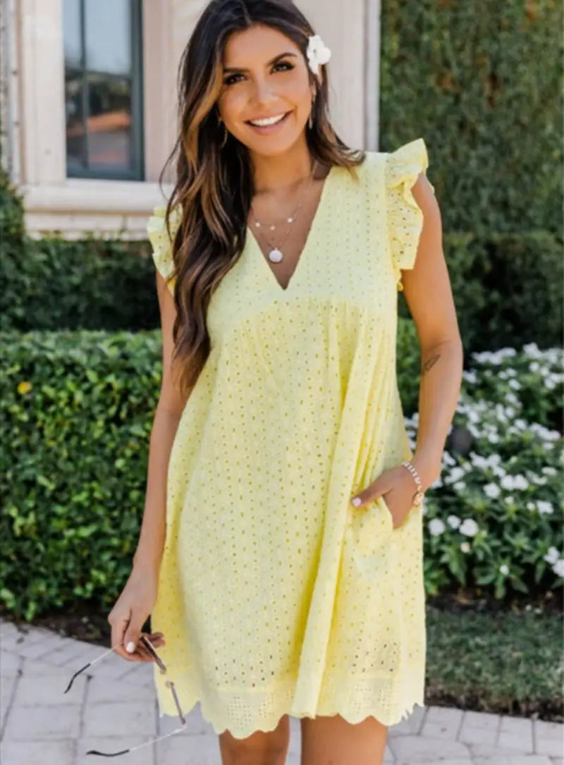 Vestido Midi em Jacquard com Detalhes Vazados e Bolsos