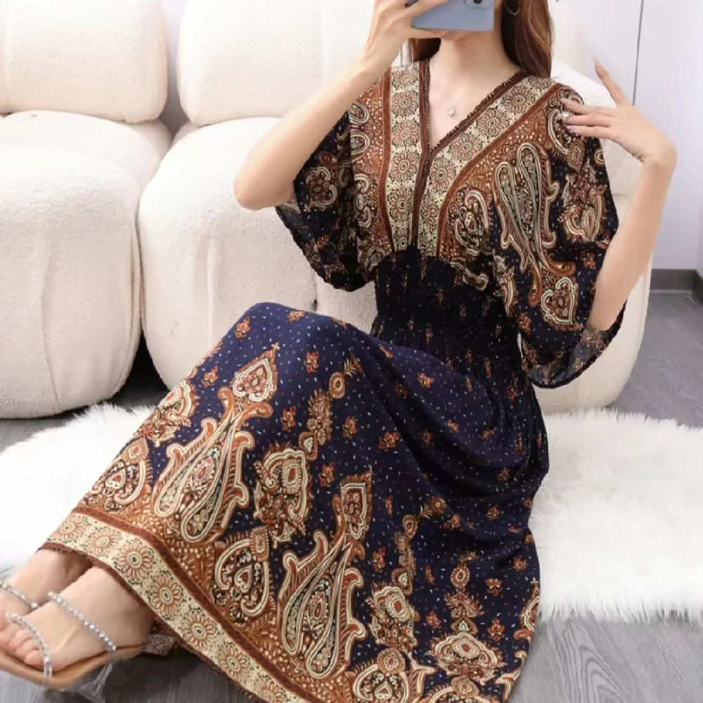Vestido Midi Vintage com Estampa Retro e Decote V