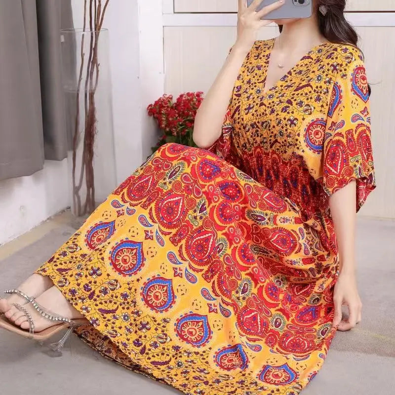 Vestido Midi Vintage com Estampa Retro e Decote V