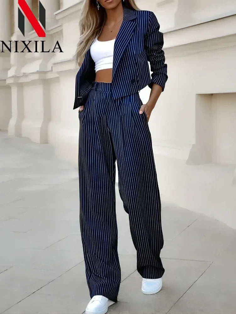 Conjunto Listrado Office Chic – Blazer & Calça Wide Leg