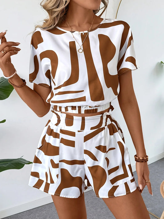 Women's Set – Top with Geometric Print & Comfortable Shorts