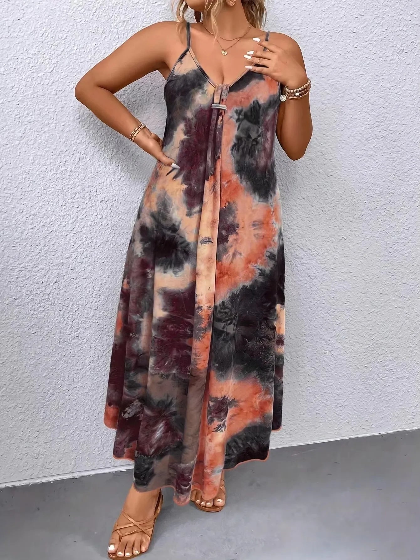 Vestido Feminino Estampa Abstrata – Decote V, Sem Mangas, Detalhe Pregas no Busto