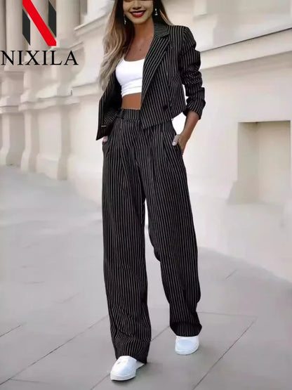 Conjunto Listrado Office Chic – Blazer & Calça Wide Leg