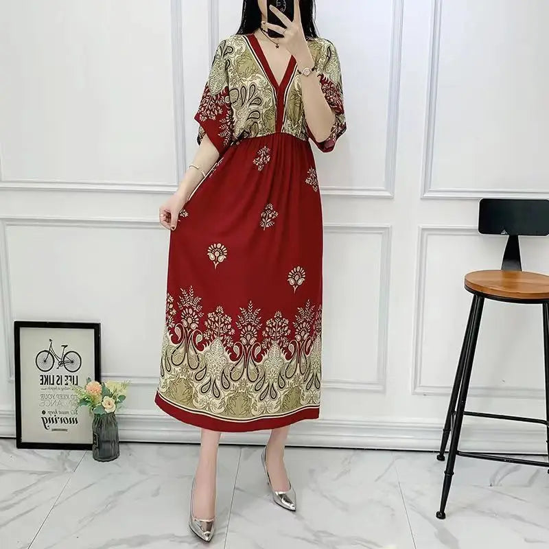 Vestido Midi Vintage com Estampa Retro e Decote V