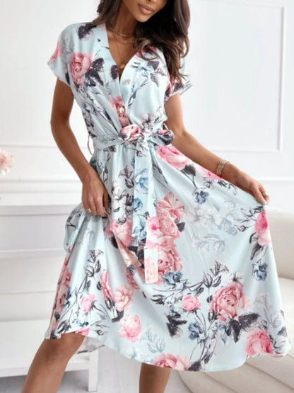 Vestido Midi Estampado com Decote V e Cinto