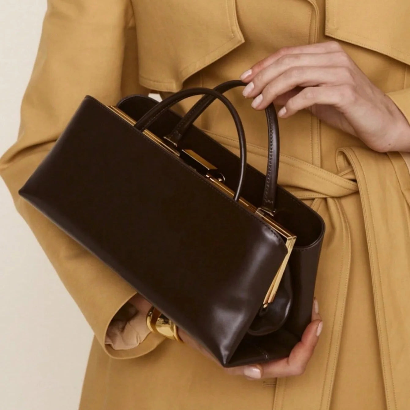 Bolsa Feminina Clutch & Shoulder – Baguette com Fecho Frame