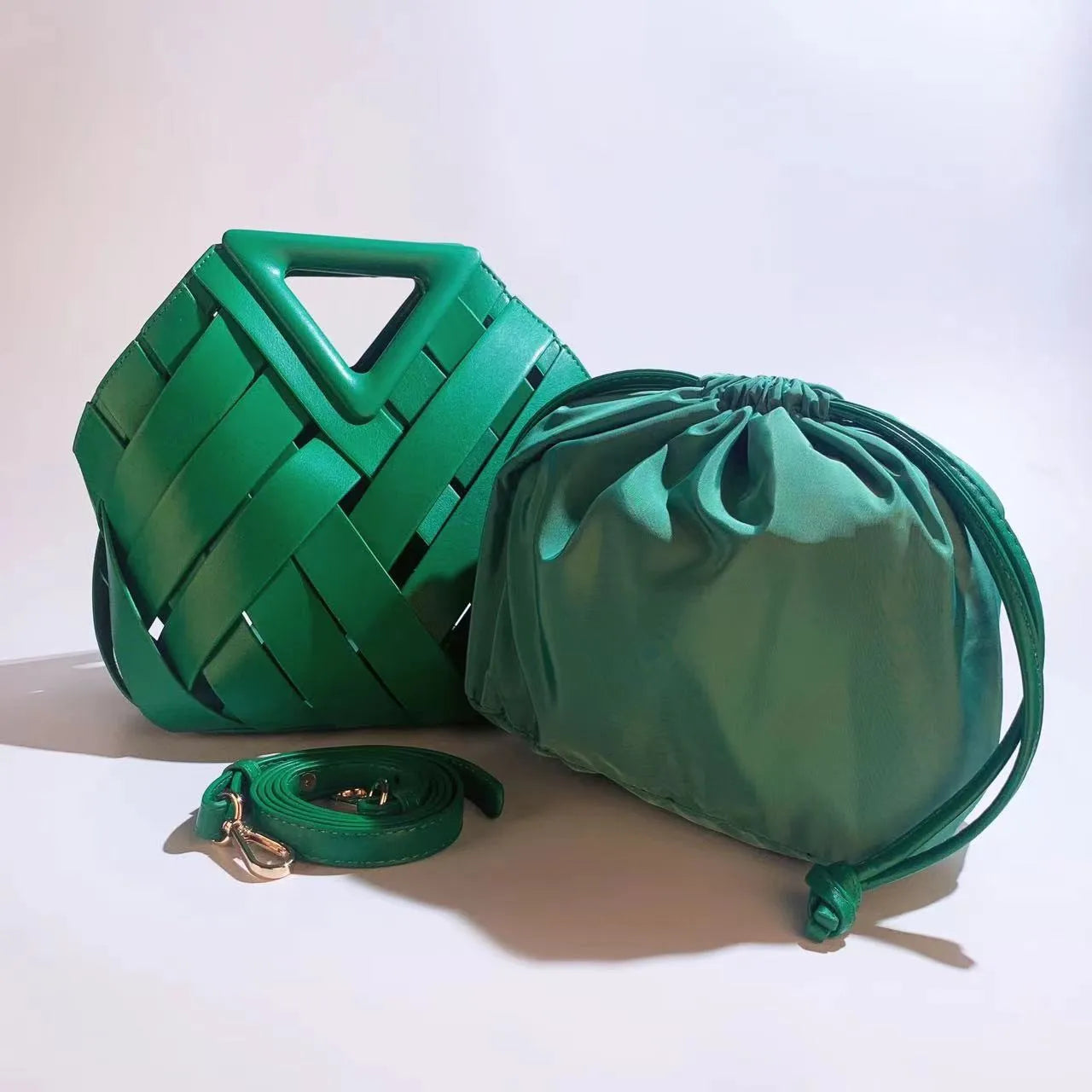 Bolsa Feminina Trançada com Fecho Magnético – Crossbody & Shoulder