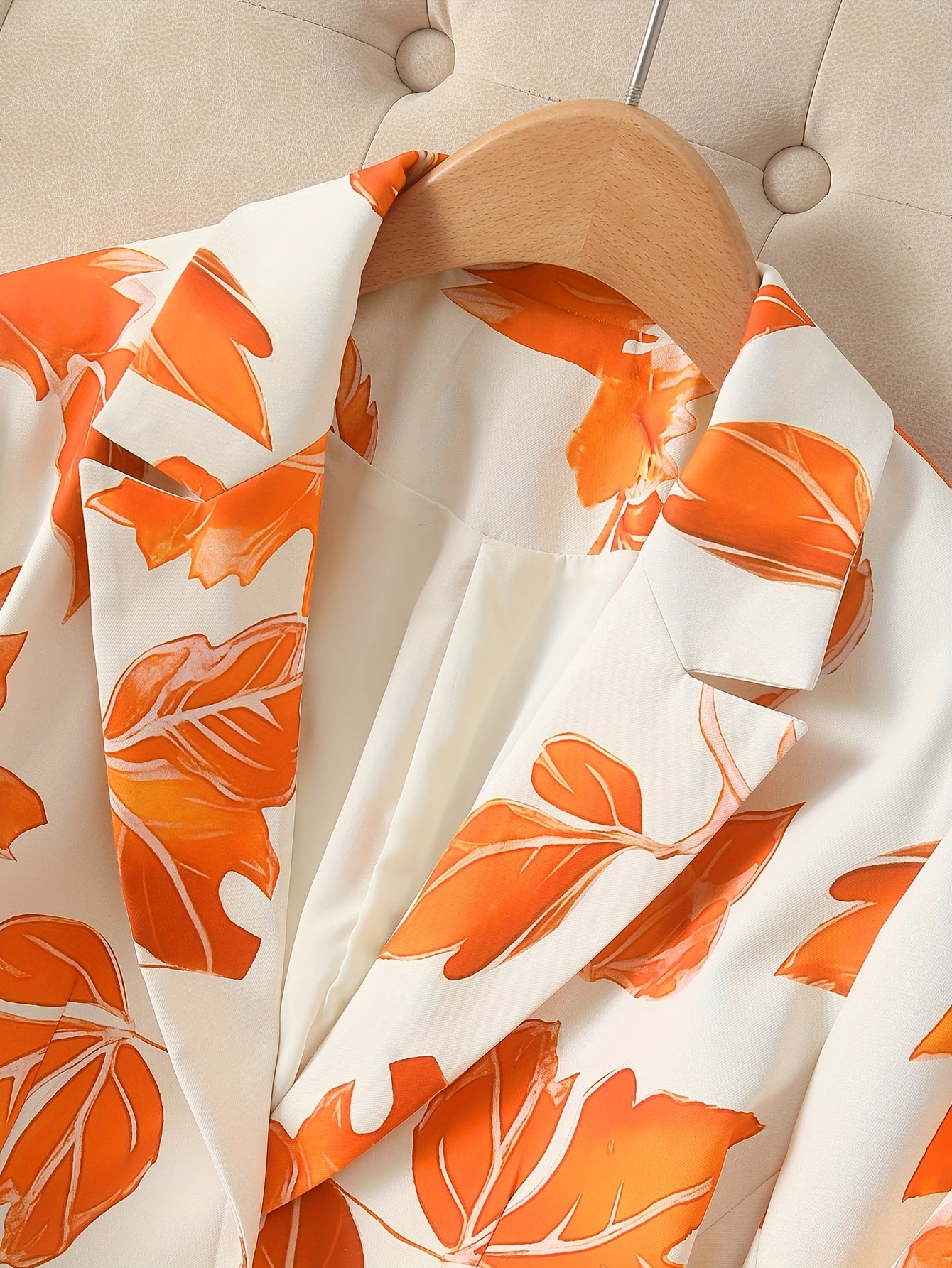Blazer Feminino Estampa Folhagem Laranja – Single-Breasted Versátil