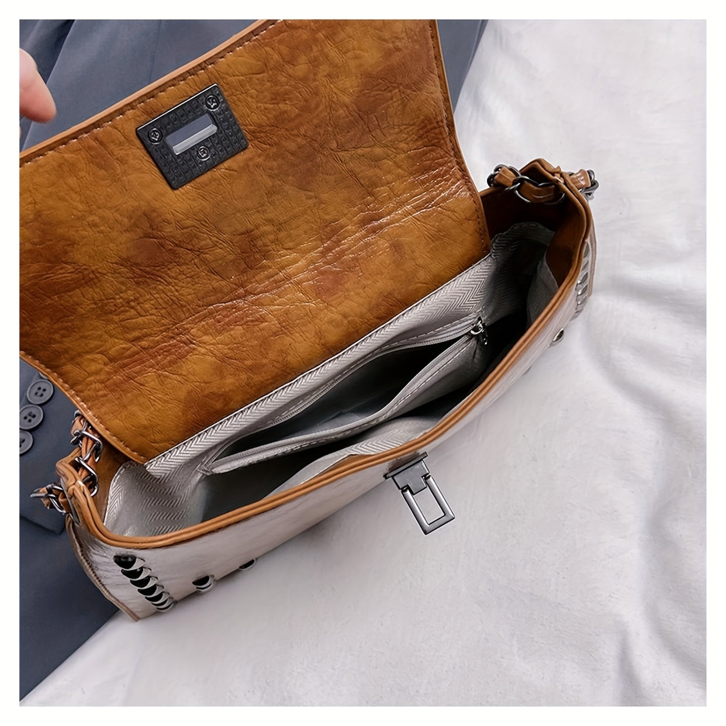 Clutch Envelope Feminina de Tacha – Transversal com Corrente & Alça Ombro